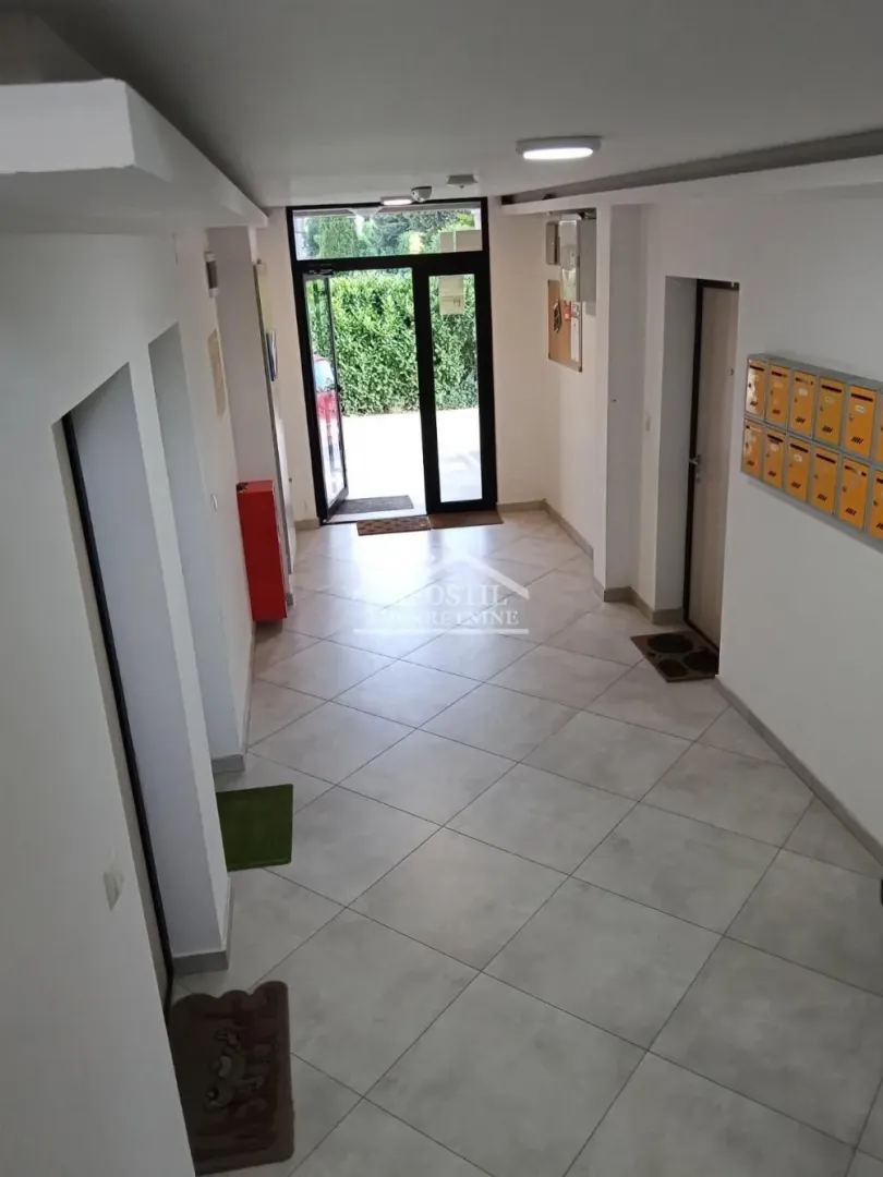 Izdavanje, jednosoban stan, 30m², Ledine, Beograd