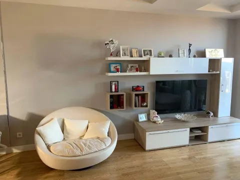 Izdavanje, jednosoban stan, 83m², Rozino, Budva - image 6