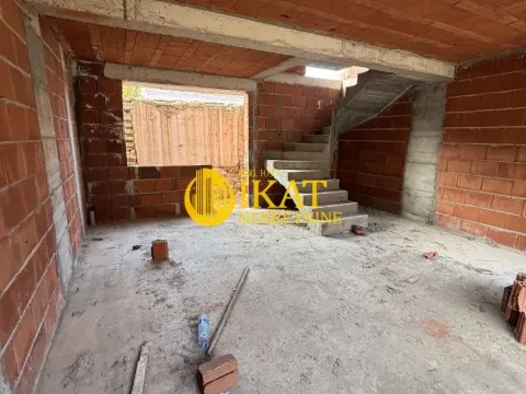 Prodaja, trosoban stan, 69m², Centar, Stara Pazova - image 7