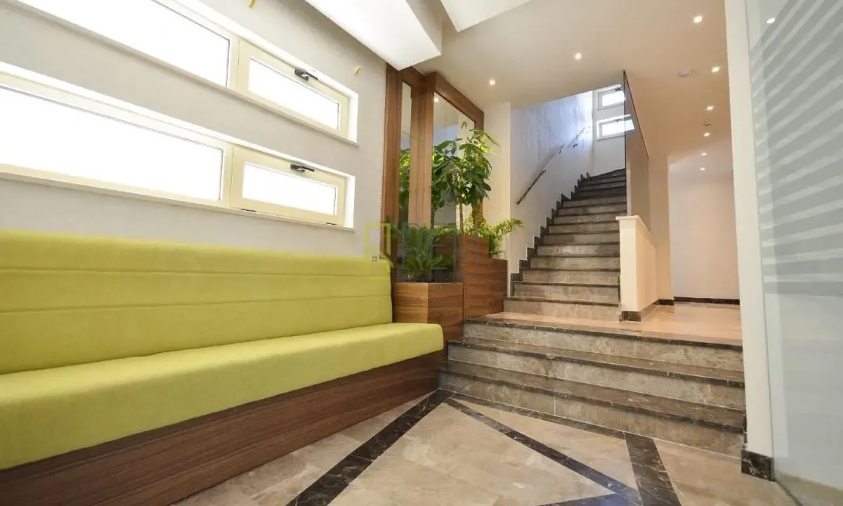 Sale, hospitality venue, 1030m², Centar, Budva