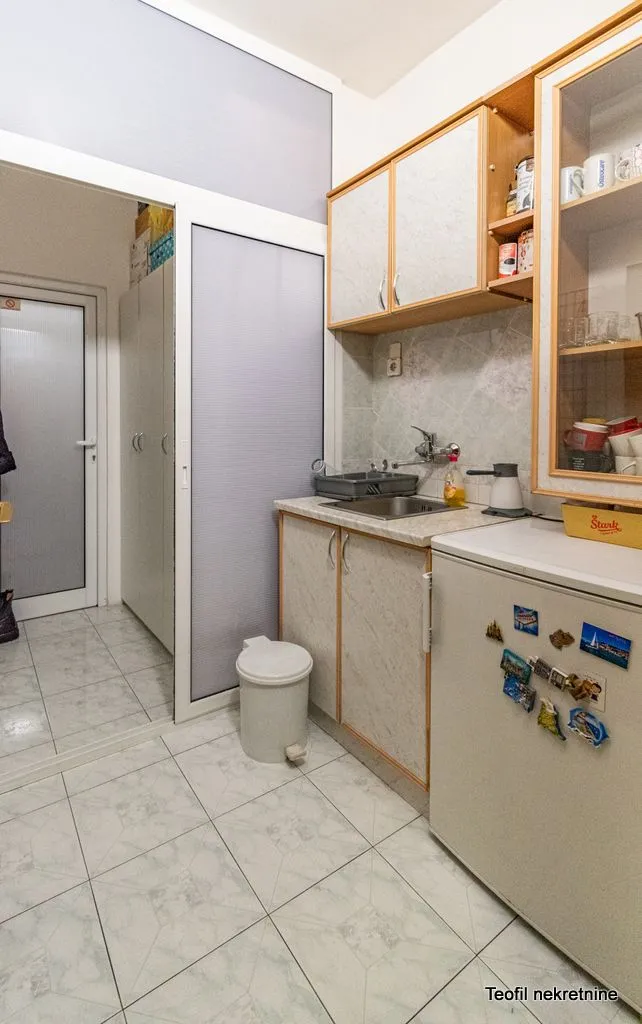 Sale, office space, 104m², Zemun Cara Dušana, Zemun Sve Podlokacije