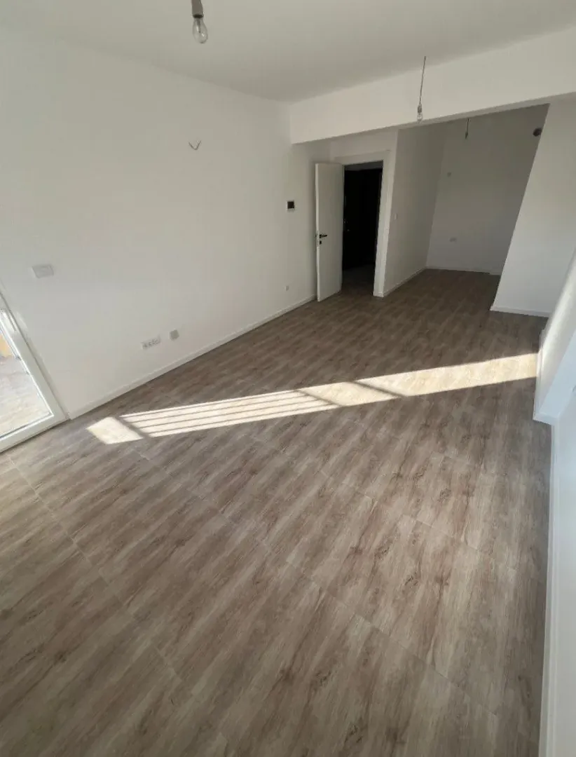 Izdavanje, jednosoban stan, 48m², Šušanj, Bar