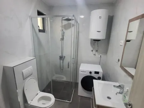 Izdavanje, garsonjera, 40m², Obala Đuraševića, Tivat - image 5