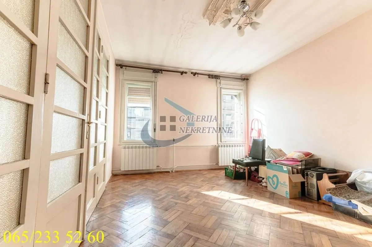 Prodaja, trosoban stan, 77m², Stari Grad, Beograd