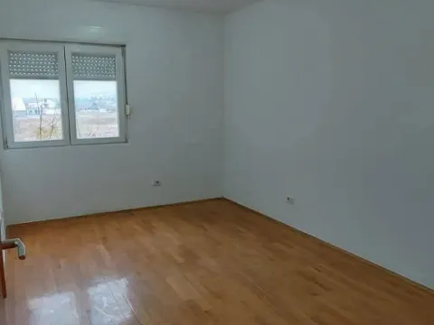 Sale, one bedroom apartment, 45m², Stari Aerodrom, Podgorica - image 2