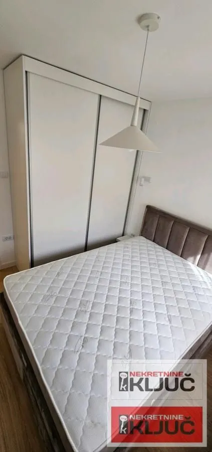 Izdavanje, jednosoban stan, 38m², Centar, Novi Sad