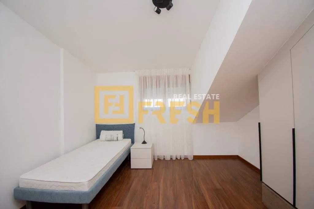 Izdavanje, dvosoban stan, 70m², Master Kvart, Podgorica