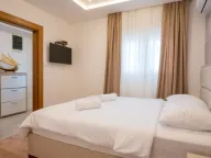 Izdavanje, dvosoban stan, 55m², Pod Kuk, Tivat - image 2