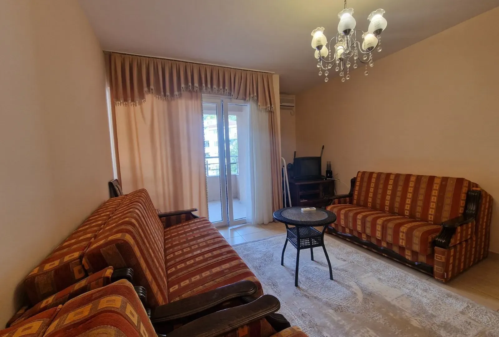 Izdavanje, garsonjera, 35m², Budva, Crna Gora