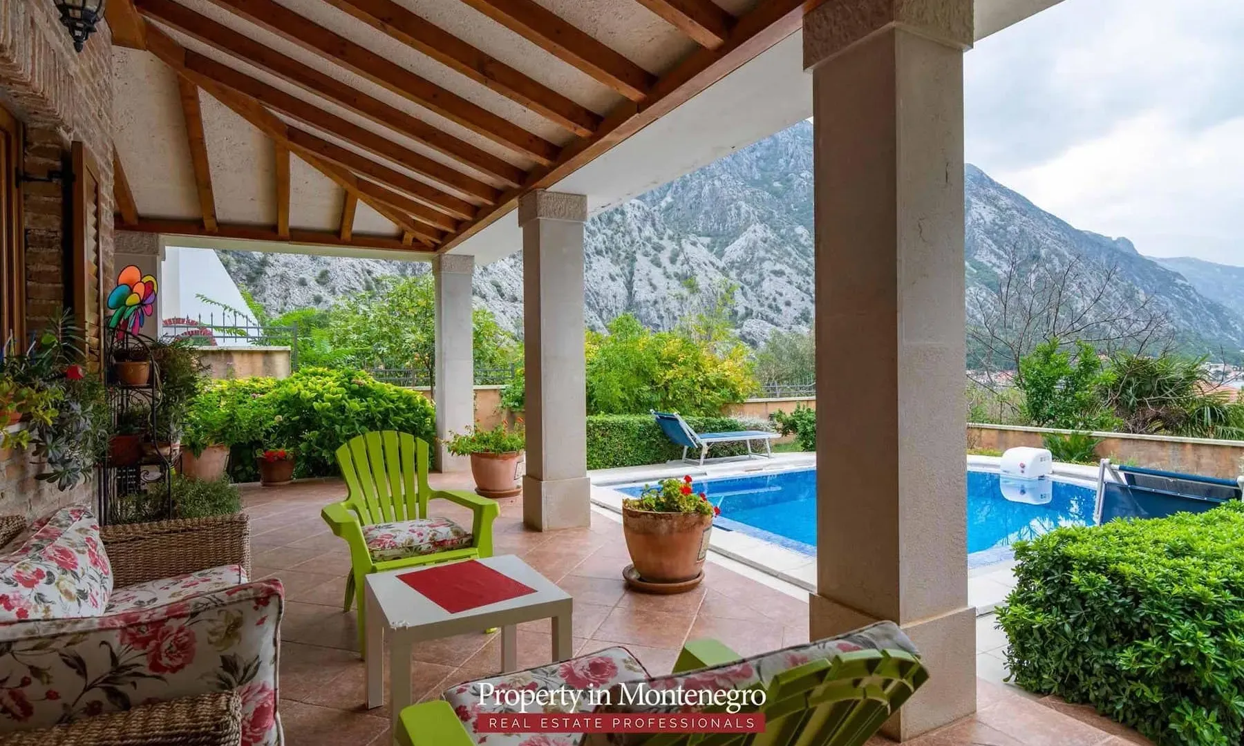 Prodaja, kuća, 303m², Orahovac, Kotor