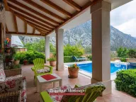 Prodaja, kuća, 303m², Orahovac, Kotor - image 9