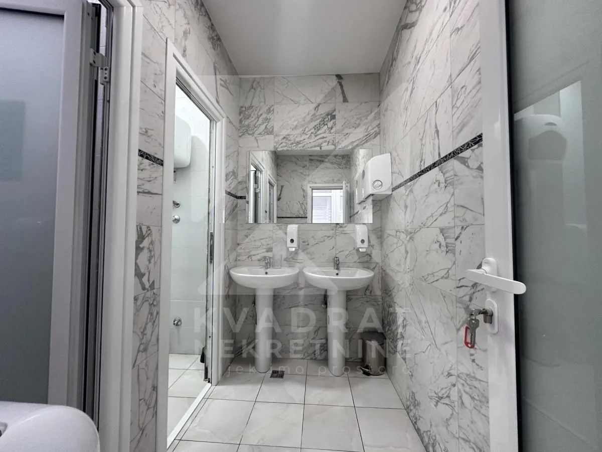 Rent, office space, 362m², Ljubović, Podgorica