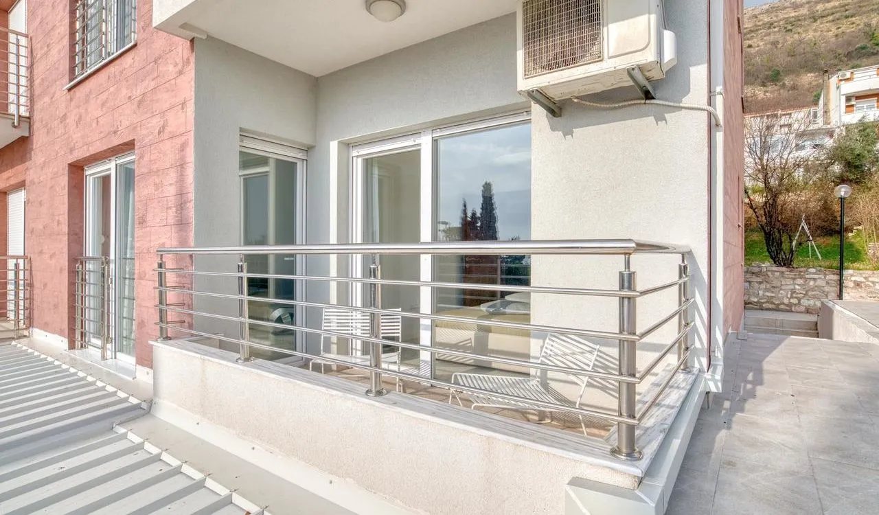 Sale, two bedroom apartment, 60m², Petrovac, Budva