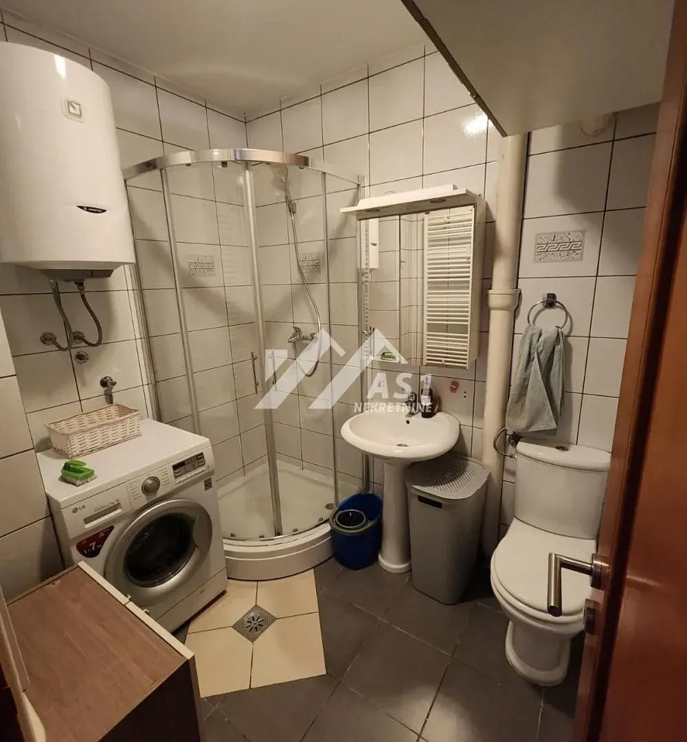 Izdavanje, trosoban stan, 70m², Liman 2, Novi Sad Sve Podlokacije