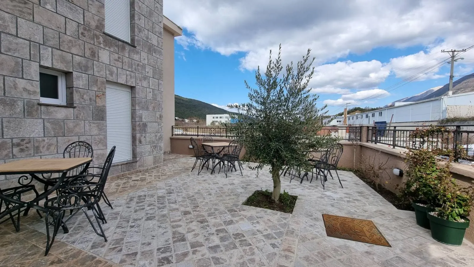 Rent, one bedroom apartment, 30m², Lastva Grbaljska, Kotor