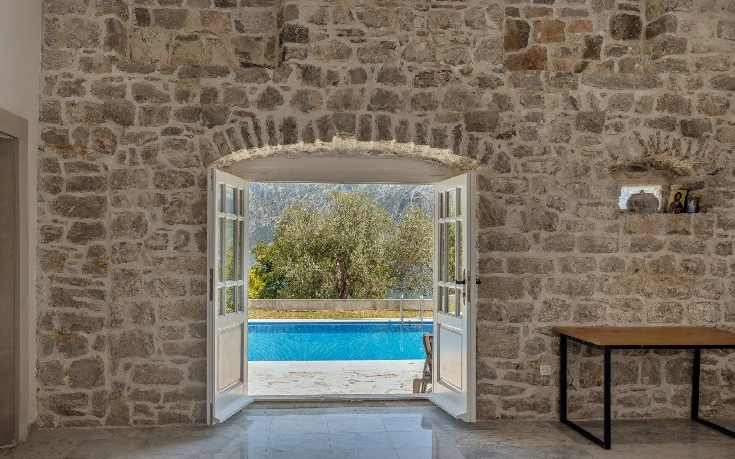 Sale, house, 800m², Prčanj, Kotor