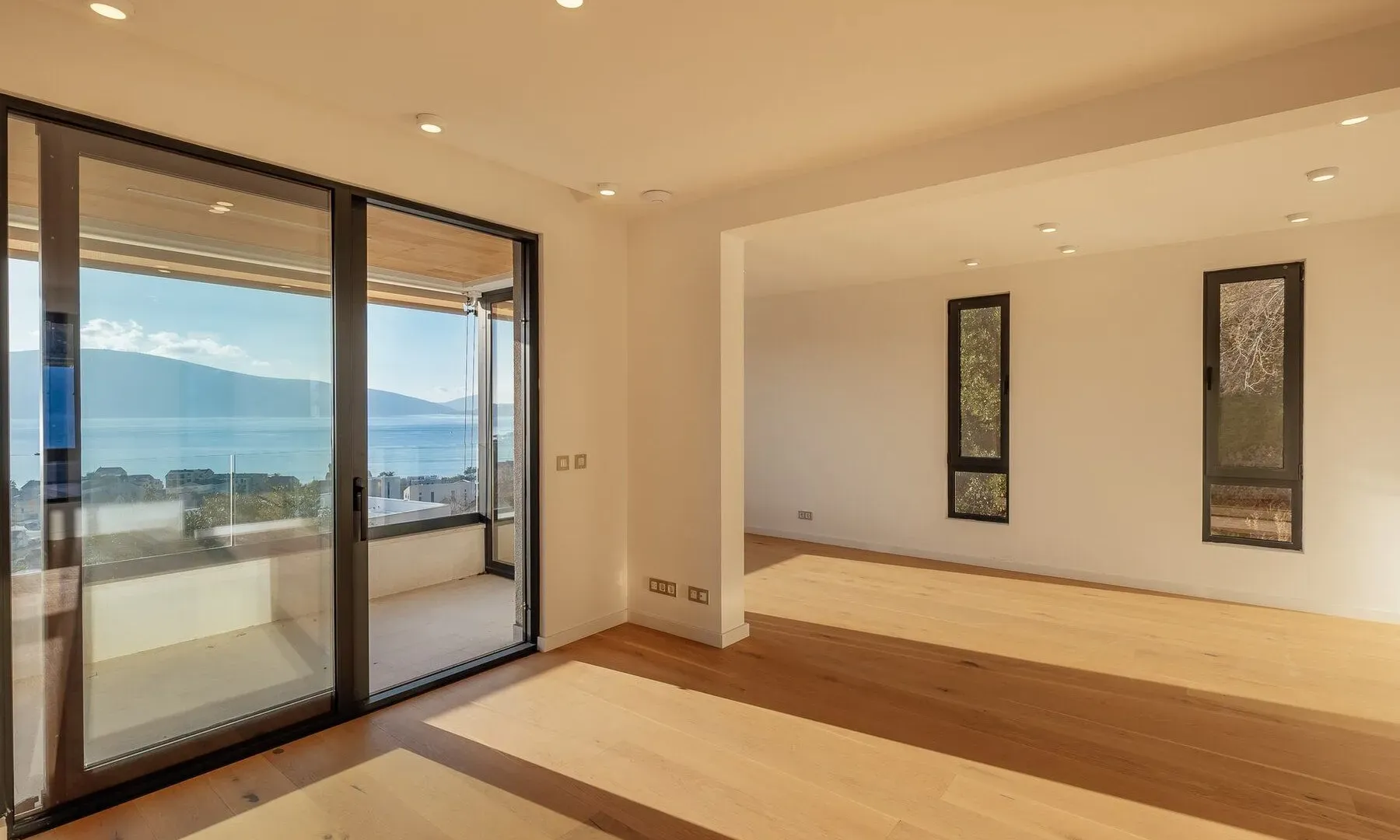 Prodaja, dvosoban stan, 103m², Kotor, Crna Gora