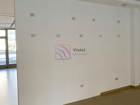 Izdavanje, poslovni prostor, 145m², City Kvart, Podgorica - image 14