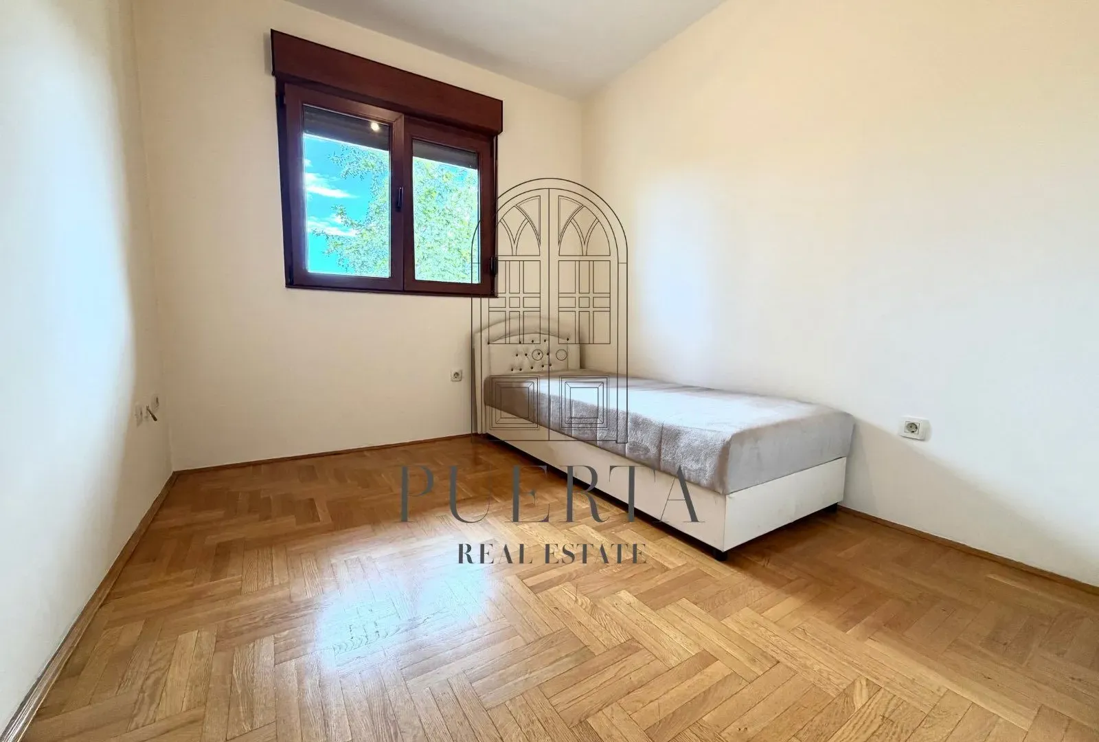 Prodaja, dvosoban stan, 64m², Stari Aerodrom, Podgorica