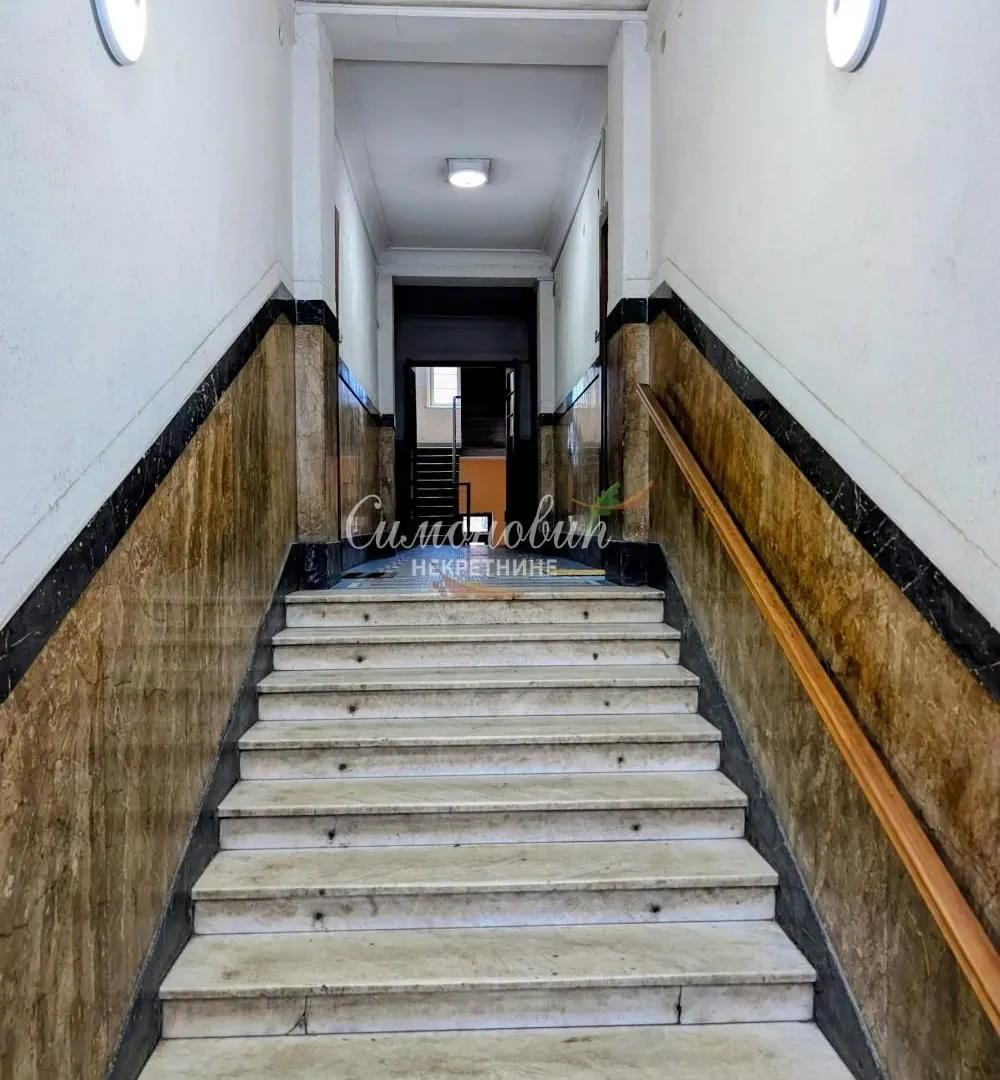 Sale, one bedroom apartment, 41m², Kalenić Pijaca, Vračar Sve Podlokacije