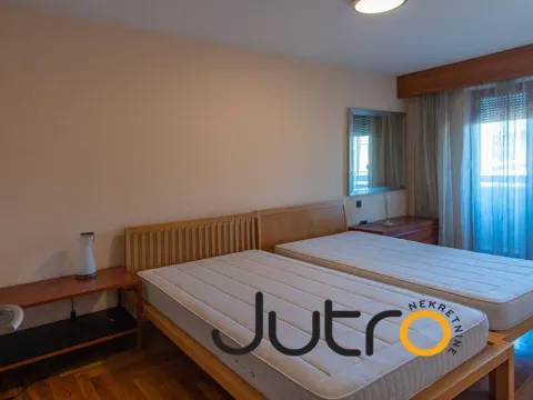 Prodaja, četvorosoban stan, 281m², Preko Morače, Podgorica - image 21