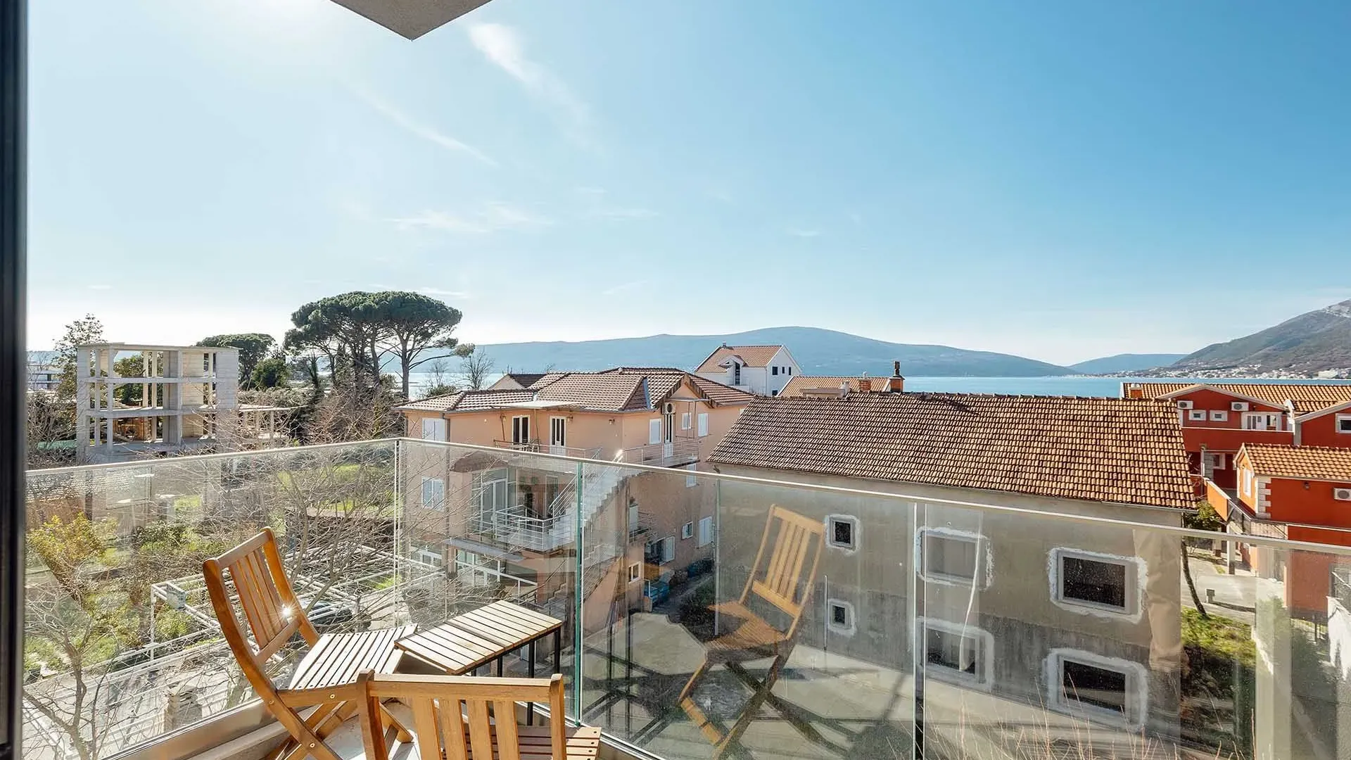 Izdavanje, jednosoban stan, 54m², Donja Lastva, Tivat
