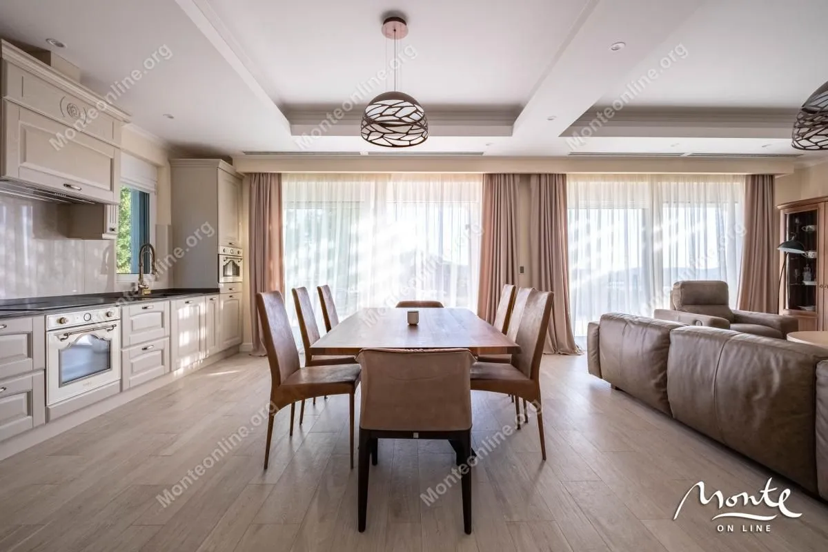Prodaja, kuća, 560m², Tivat, Crna Gora
