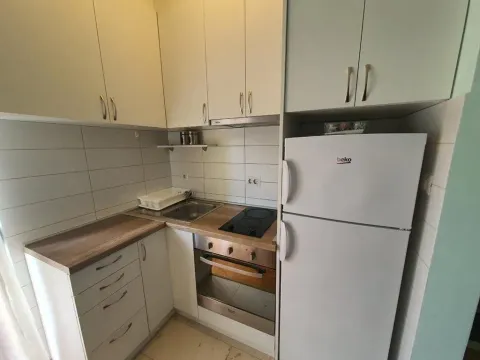 Izdavanje, jednosoban stan, 37m², Blok 6, Podgorica - image 14