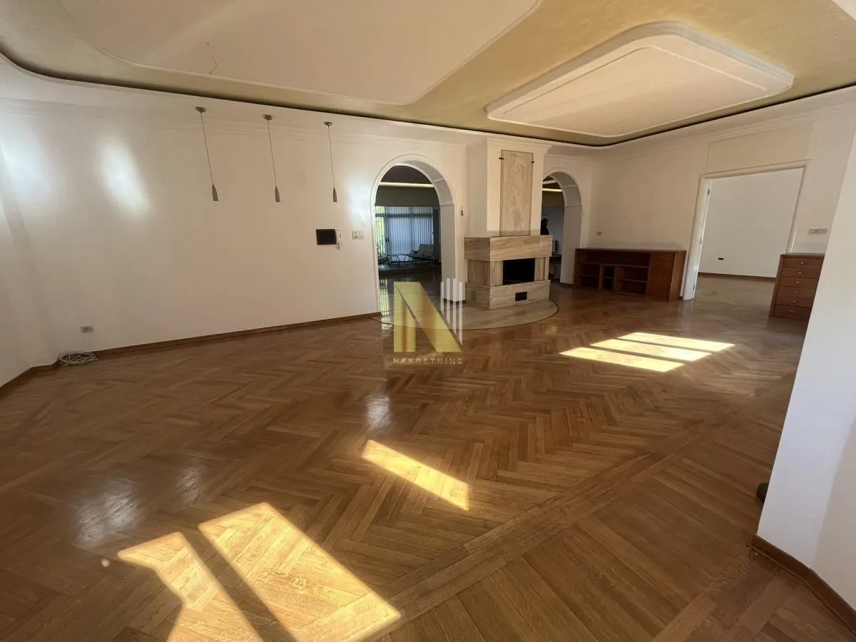 Prodaja, četvorosoban stan, 213m², Centar, Novi Sad