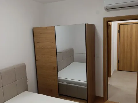 Izdavanje, jednosoban stan, 45m², City Kvart, Podgorica - image 10