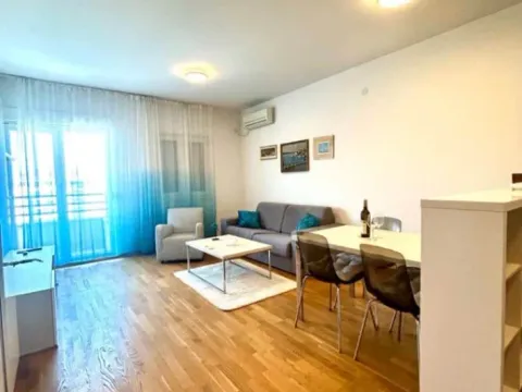 Prodaja, jednosoban stan, 51m², City Kvart, Podgorica - image 4
