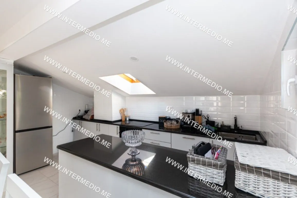 Prodaja, dvosoban stan, 98m², Igalo, Herceg Novi