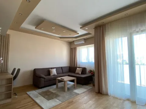 Izdavanje, jednosoban stan, 50m², Pobrežje, Podgorica - image 2