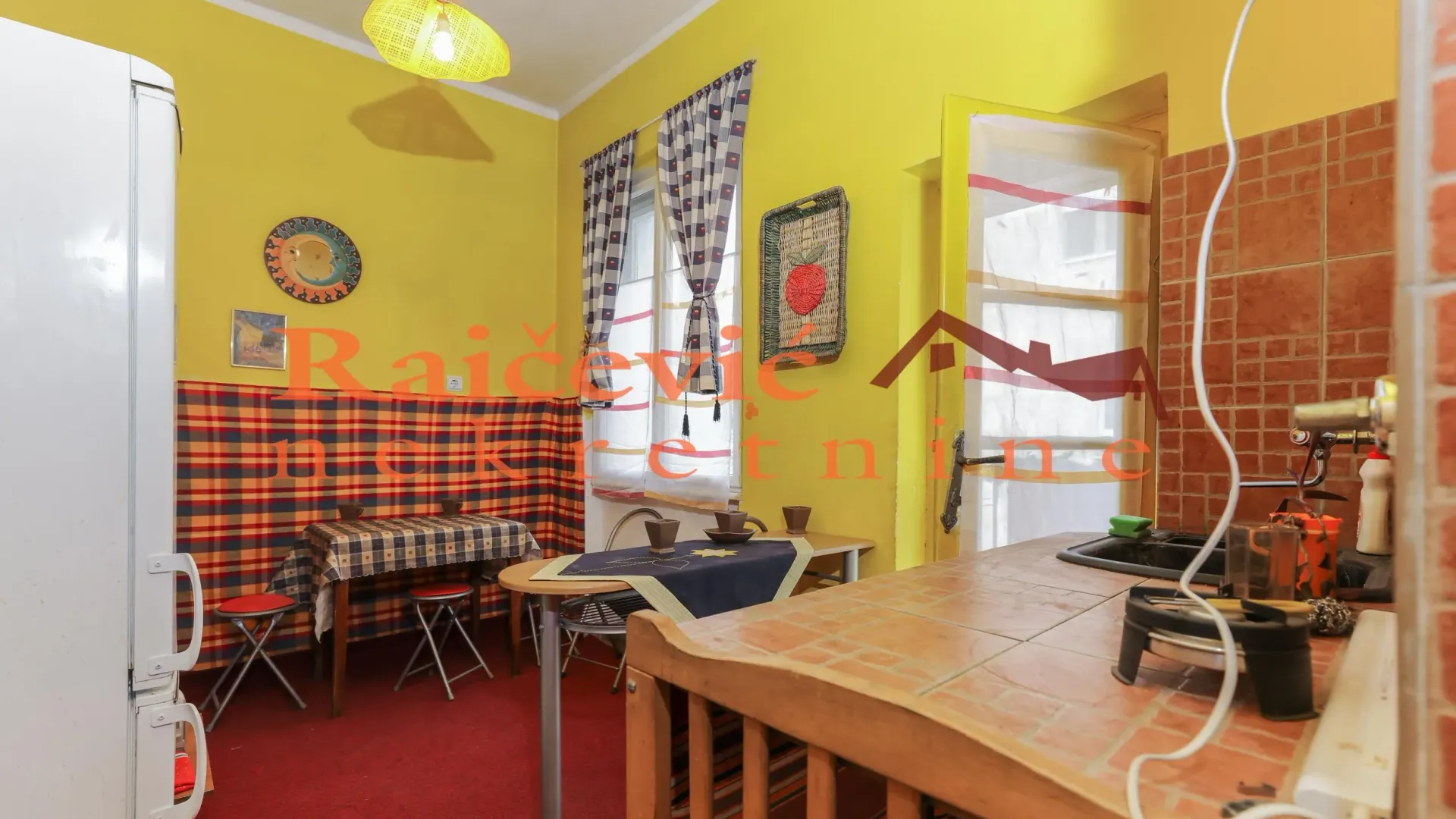 Sale, three bedroom apartment, 95m², Vračar, Šid