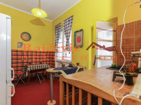 Sale, three bedroom apartment, 95m², Vračar, Šid - image 3