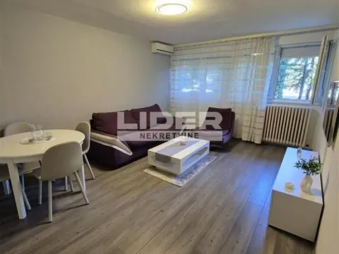 Izdavanje, jednosoban stan, 42m², Novi Beograd Sve Podlokacije, Beograd