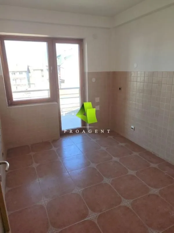 Rent, office space, 65m², Medijana, Niš