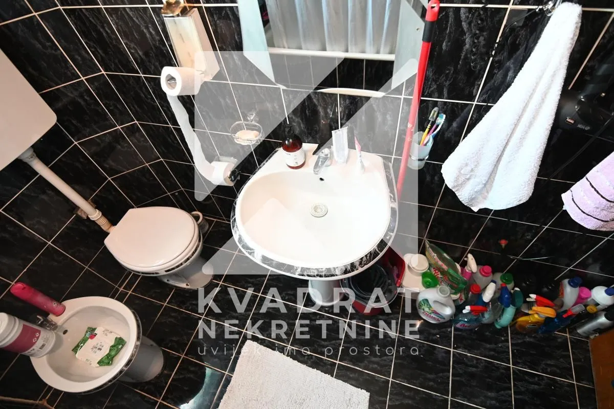 Sale, house, 300m², Zlatica, Podgorica