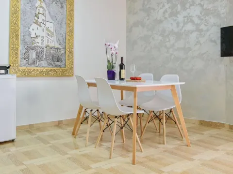 Izdavanje, jednosoban stan, 42m², Bečići, Budva - image 19