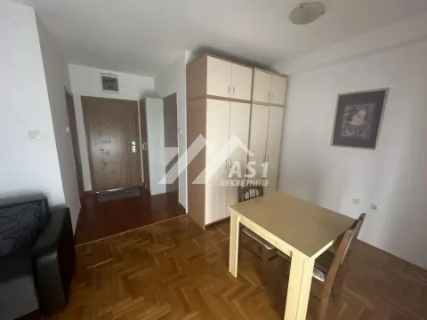 Izdavanje, stan, 27m², Bulevar Evrope, Novi Sad Sve Podlokacije - image 2