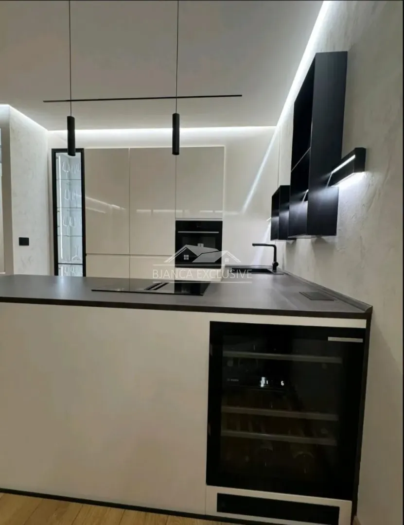 Sale, four bedroom apartment, 141m², Novi Beograd Blok 65, Novi Beograd Sve Podlokacije