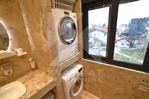Izdavanje, petosoban stan, 180m², Gornja Gorica, Podgorica - image 15