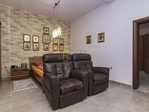 Prodaja, kuća, 400m², Danilovgrad, Crna Gora - image 14