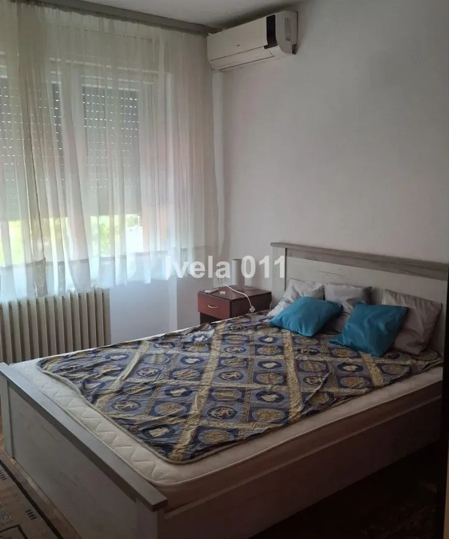 Sale, two bedroom apartment, 50m², Kalenić Pijaca, Vračar Sve Podlokacije