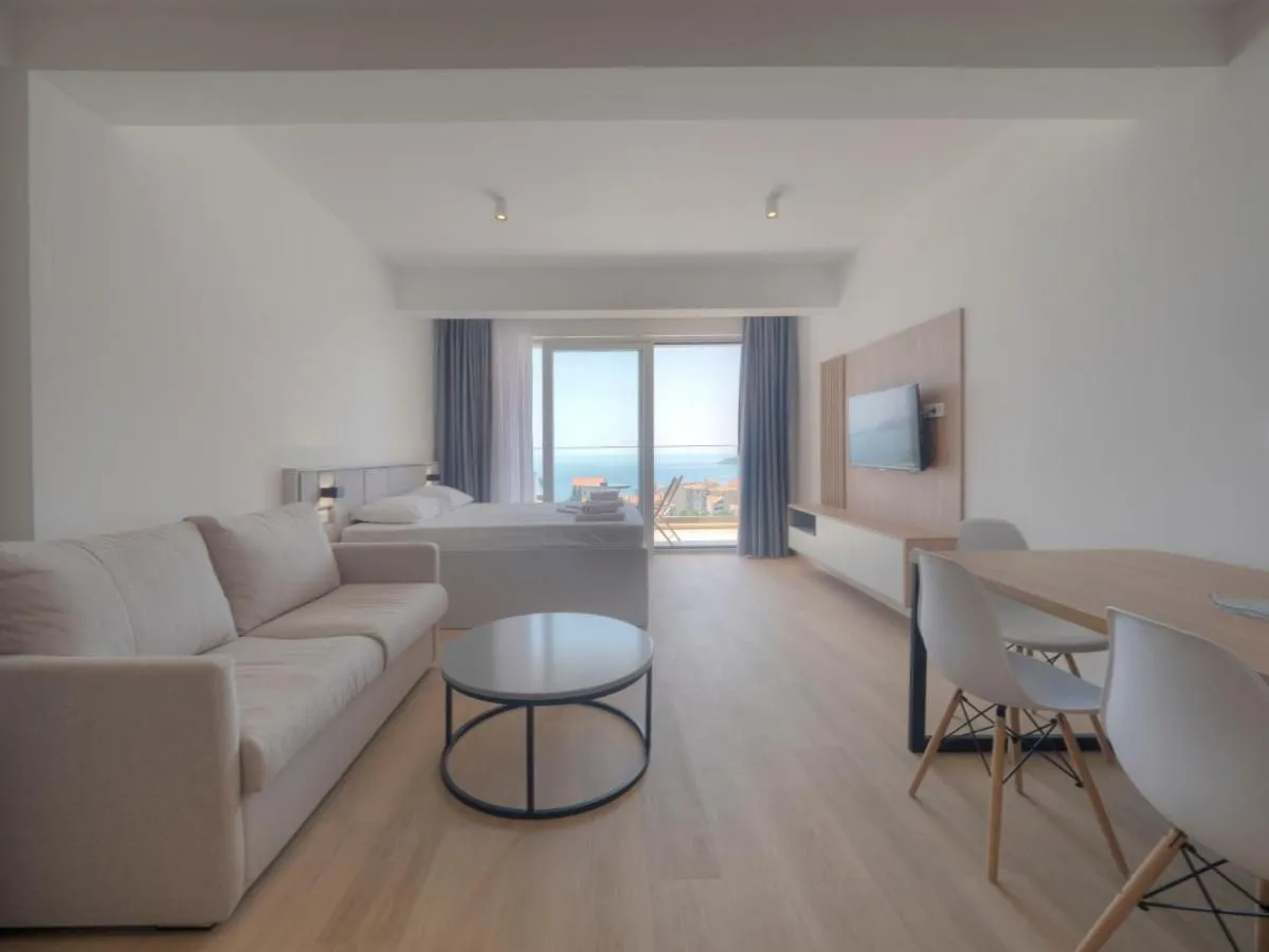 Prodaja, garsonjera, 44m², Bečići, Budva
