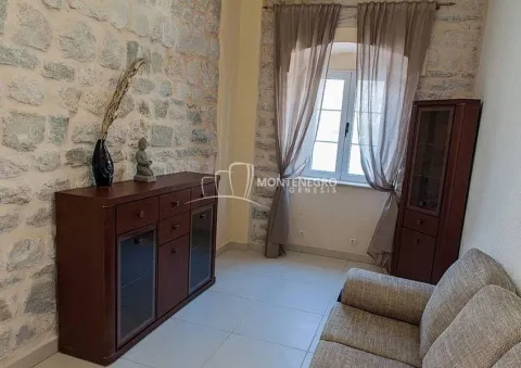 Prodaja, jednosoban stan, 54m², Dobrota, Kotor - image 4