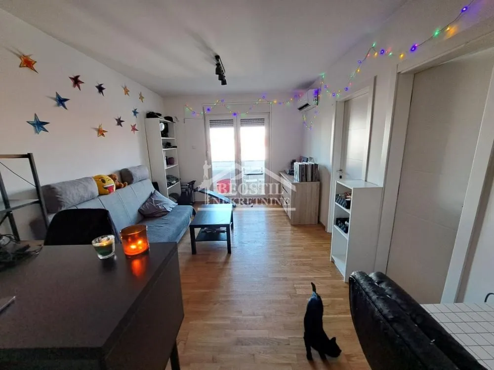 Prodaja, dvosoban stan, 50m², Mladenovac, Beograd