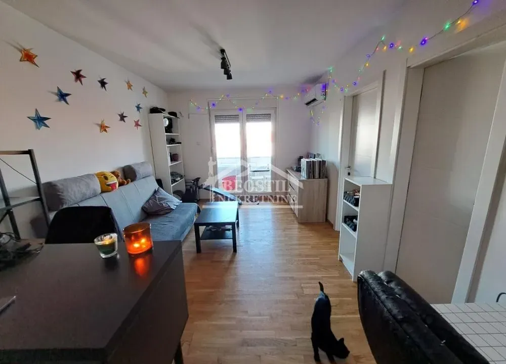 Prodaja, dvosoban stan, 50m², Mladenovac, Beograd