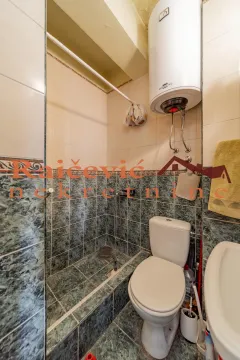 Sale, two bedroom apartment, 68m², Zemun Centar, Zemun Sve Podlokacije - image 14