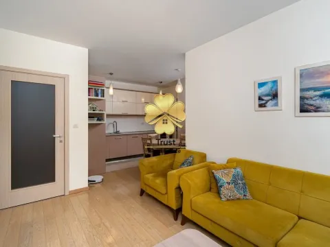 Prodaja, dvosoban stan, 72m², City Kvart, Podgorica - image 1